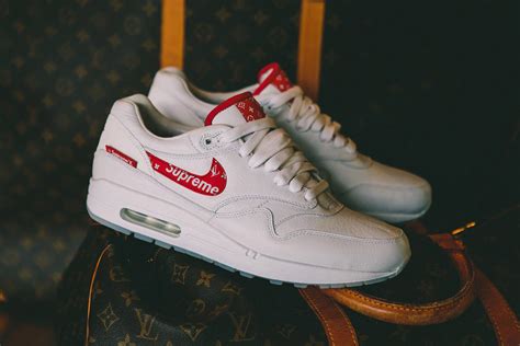 supreme x air max 1